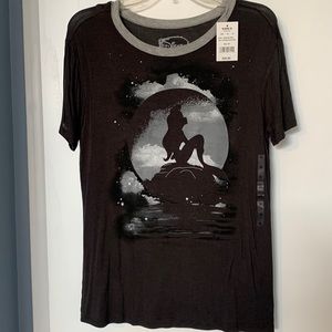 Black and White Ariel silhouette juniors Tshirt- size Medium